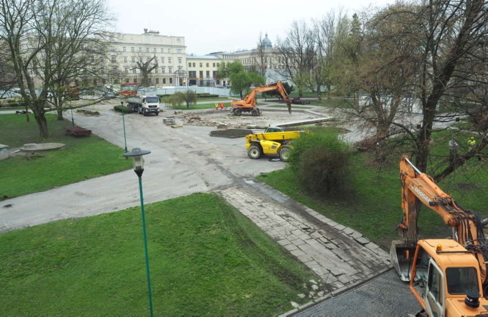  Lublin: remont Placu Litewskiego. Trwa rozbiórka fontanny. (zdjęcie 8) - Autor: Maciej Kaczanowski