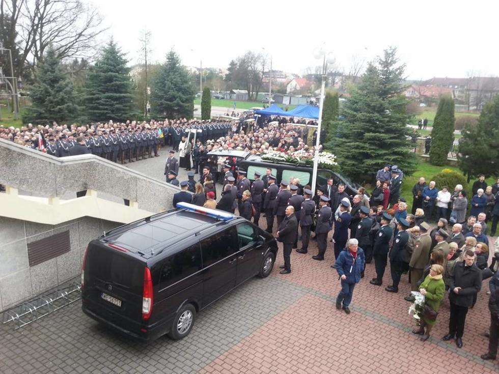  Pogrzeb Zyty Gilowskiej w Świdniku (zdjęcie 5) - Autor: Tomasz Maciuszczak
