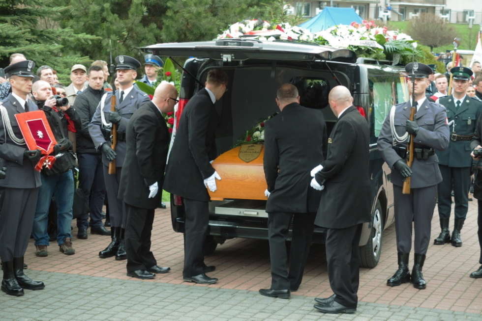  Pogrzeb prof. Zyty Gilowskiej (zdjęcie 22) - Autor: Maciej Kaczanowski