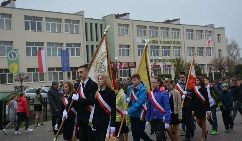  Patriotyczne uroczystości w Siennicy Różanej (zdjęcie 5) - Autor: Zespół Szkół Centrum Kształcenia Rolniczego w Siennicy Różanej