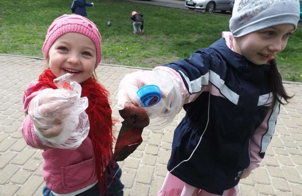  Przedszkolaki z Lublina sprzątają miasto (zdjęcie 3) - Autor: Wojciech Nieśpiałowski