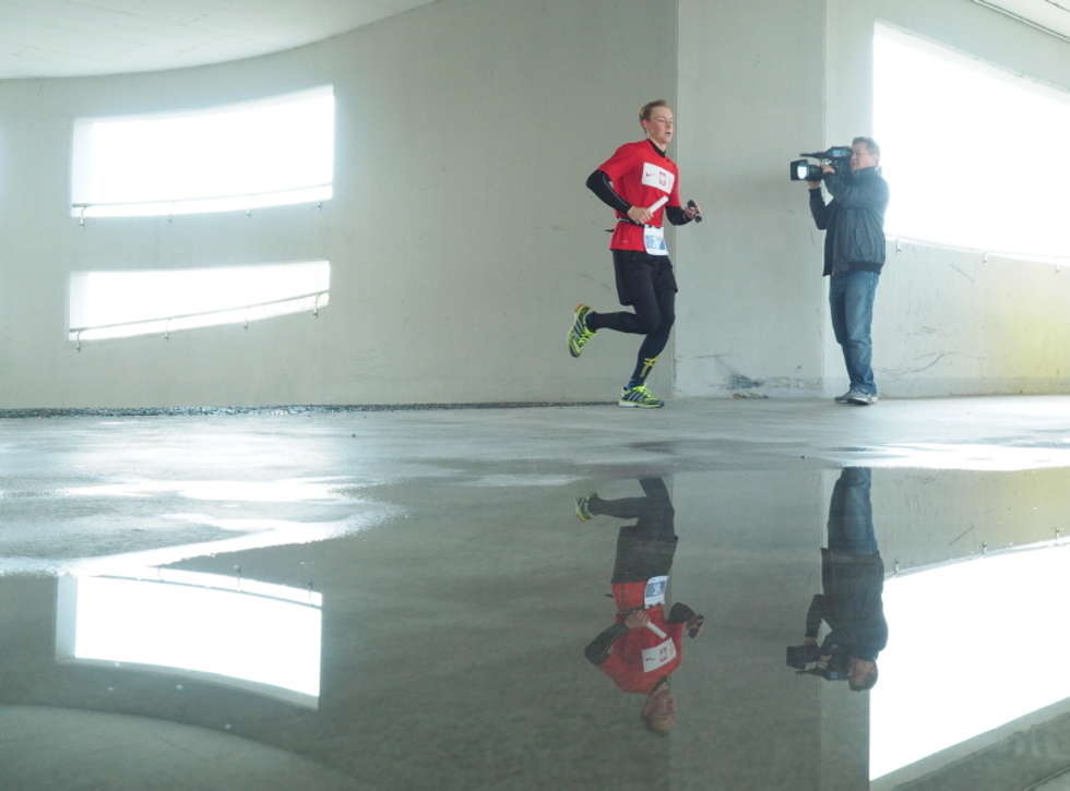  Maraton w Galerii Handlowej Olimp:uczestnicy sztafety przebiegli 42 kilometry i 159 metrów (zdjęcie 9) - Autor: Maciej Kaczanowski
