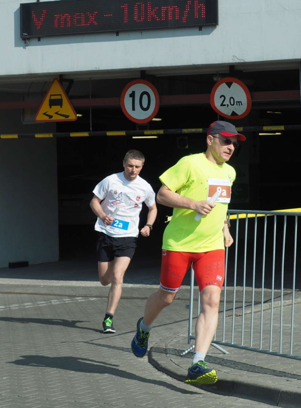  Maraton w Galerii Handlowej Olimp:uczestnicy sztafety przebiegli 42 kilometry i 159 metrów (zdjęcie 21) - Autor: Maciej Kaczanowski