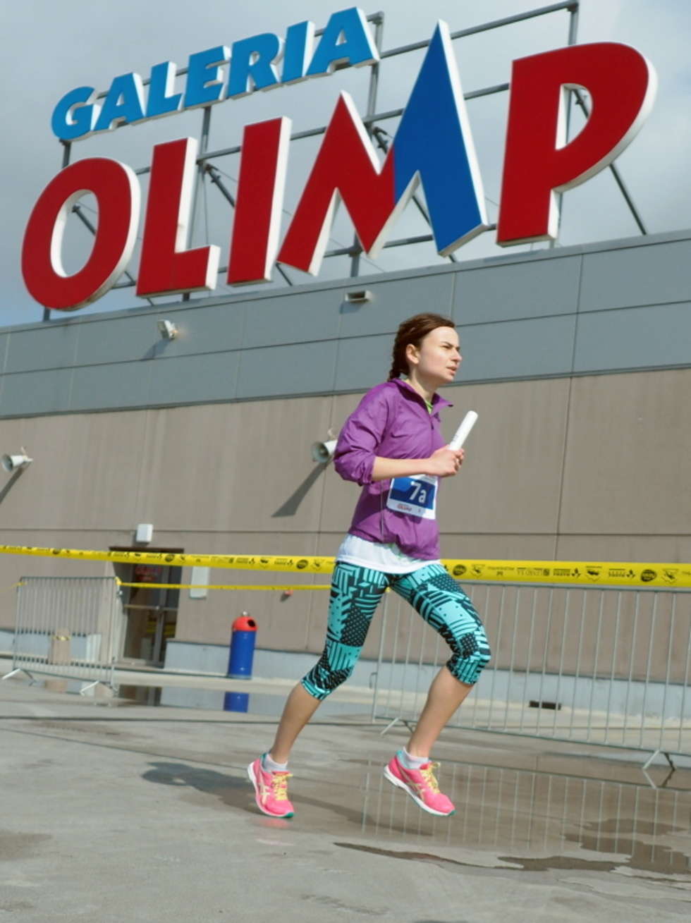  Maraton w Galerii Handlowej Olimp:uczestnicy sztafety przebiegli 42 kilometry i 159 metrów (zdjęcie 17) - Autor: Maciej Kaczanowski