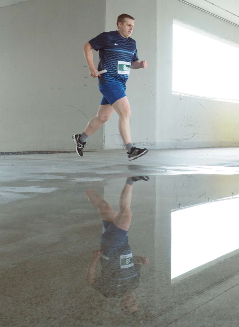  Maraton w Galerii Handlowej Olimp:uczestnicy sztafety przebiegli 42 kilometry i 159 metrów (zdjęcie 4) - Autor: Maciej Kaczanowski