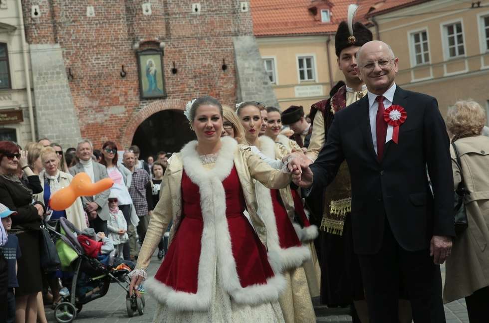  Obchody 3 Maja w Lublinie. Mieszkańcy zatańczyli poloneza  - Autor: Wojciech Nieśpiałowski