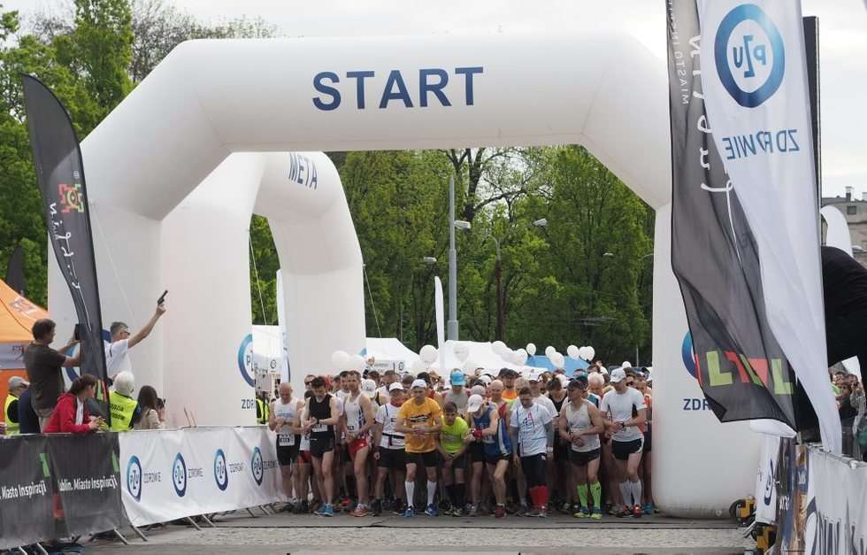  Maraton Lubelski i  4. Wielki Bieg Rodzinny Bon appetit (zdjęcie 28) - Autor: Wojciech Nieśpiałowski