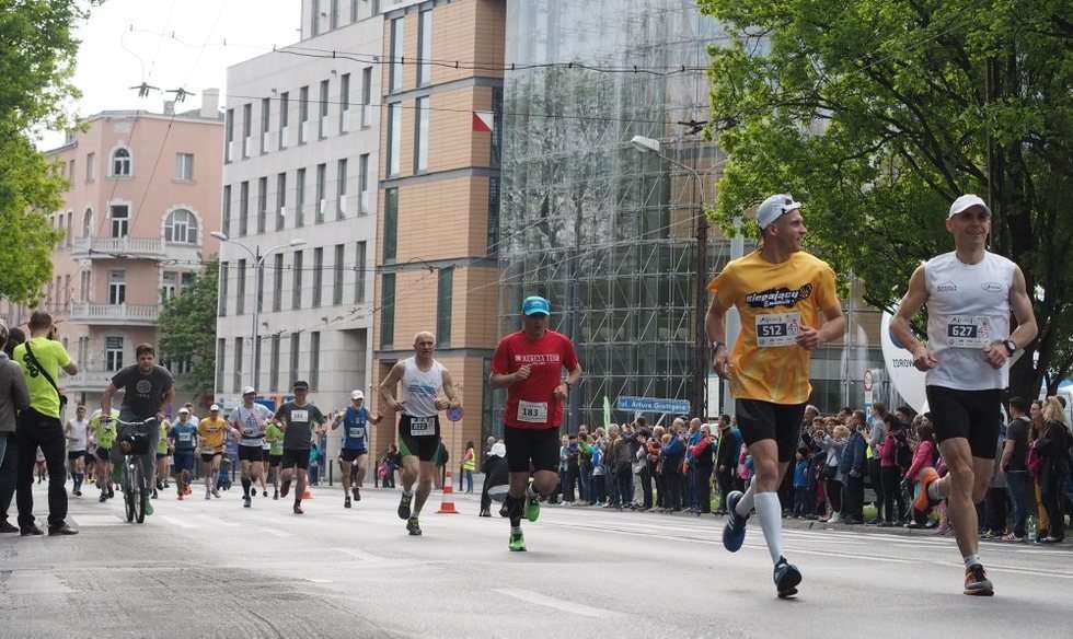  Maraton Lubelski i  4. Wielki Bieg Rodzinny Bon appetit (zdjęcie 97) - Autor: Wojciech Nieśpiałowski