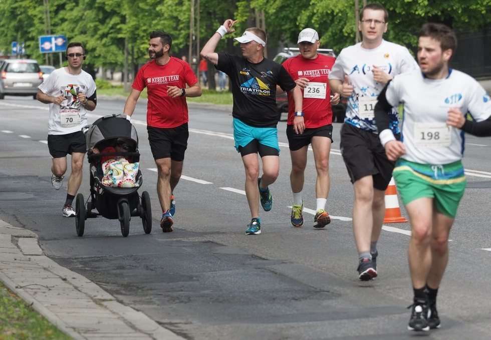  Maraton Lubelski i  4. Wielki Bieg Rodzinny Bon appetit (zdjęcie 1) - Autor: Wojciech Nieśpiałowski