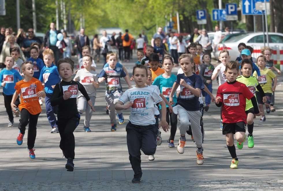  Maraton Lubelski i  4. Wielki Bieg Rodzinny Bon appetit (zdjęcie 36) - Autor: Wojciech Nieśpiałowski