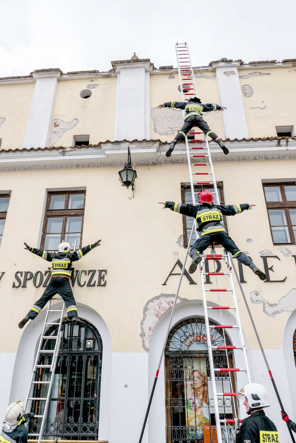  Kazimierz Dolny: Strażacy prezentowali swoje umiejętności (zdjęcie 3) - Autor: Mateusz Stachyra