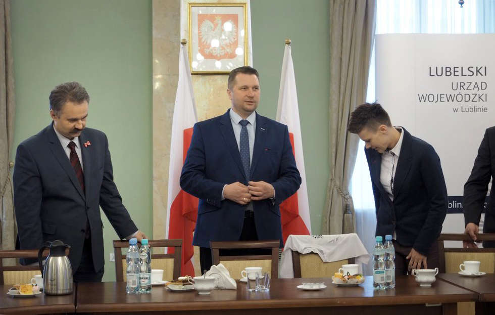  Spotkanie zawodniczek MKS Selgros Lublin z wojewodą lubelskim (zdjęcie 2) - Autor: Wojciech Nieśpiałowski