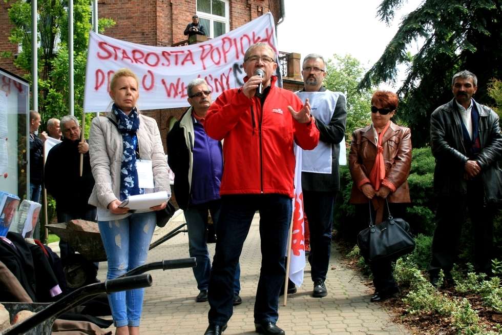 Protest w sprawie szpitala w Puławach (zdjęcie 5) - Autor: Radosław Szczęch