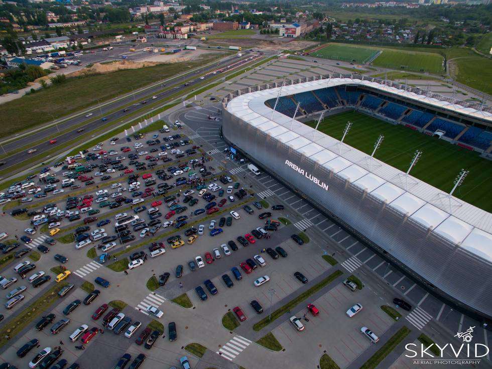  Kino samochodowe przy Arenie Lublin z lotu drona (zdjęcie 2) - Autor: Skyvid