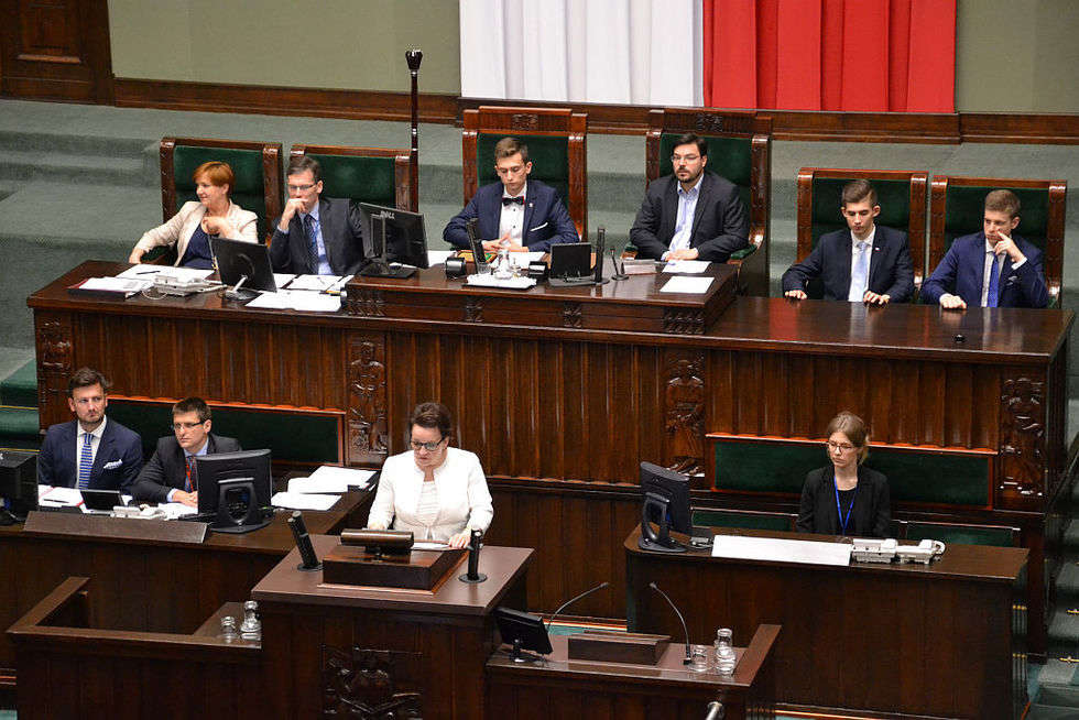  XXII sesji Sejmu Dzieci i Młodzieży  (zdjęcie 7) - Autor: Krzysztof Niedźwiedź