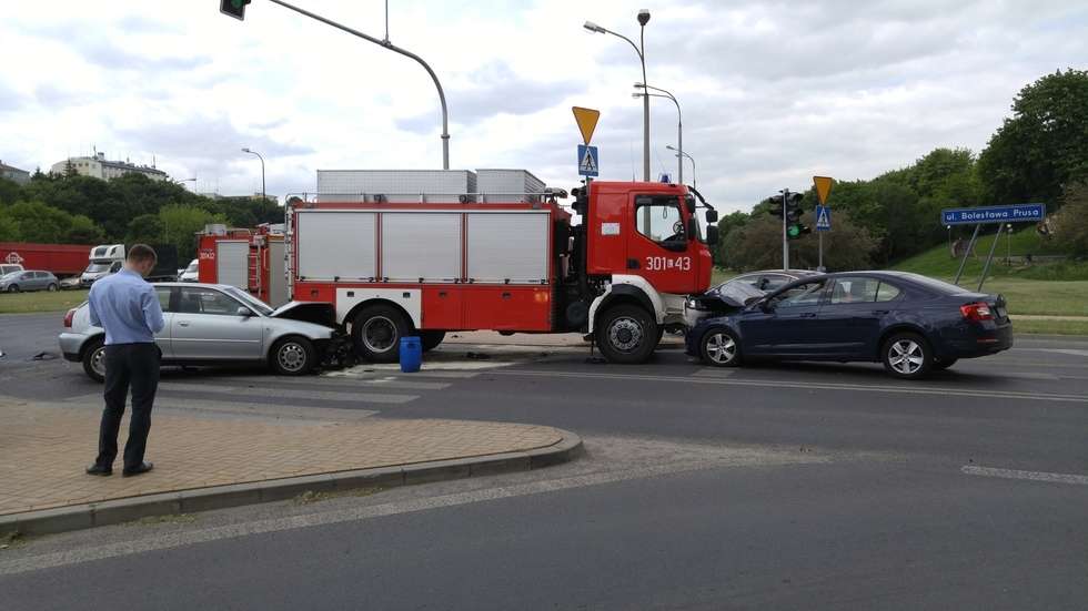  Zderzenie wozu strażackiego ze skodą i audi (zdjęcie 10) - Autor: Łukasz Dudkowski