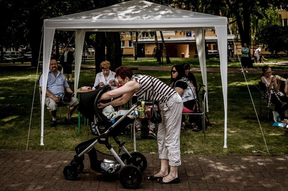  Bez uzależnień życie jest piękniejsze. Piknik rodzinny (zdjęcie 2) - Autor: Andrzej Mikulski