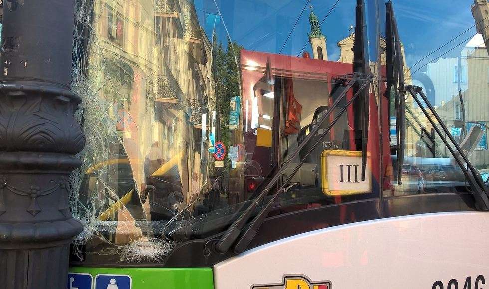  Rozbity trolejbus MPK (zdjęcie 3) - Autor: Dominik Smaga