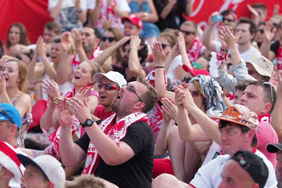  Strefa kibica:  mecz Polska - Szwajcaria (zdjęcie 15) - Autor: Maciej Kaczanowski