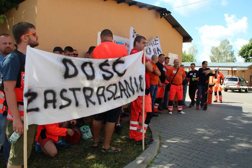  Protest ratowników z pogotowia w Białej Podlaskiej  - Autor: Ewelina Burda