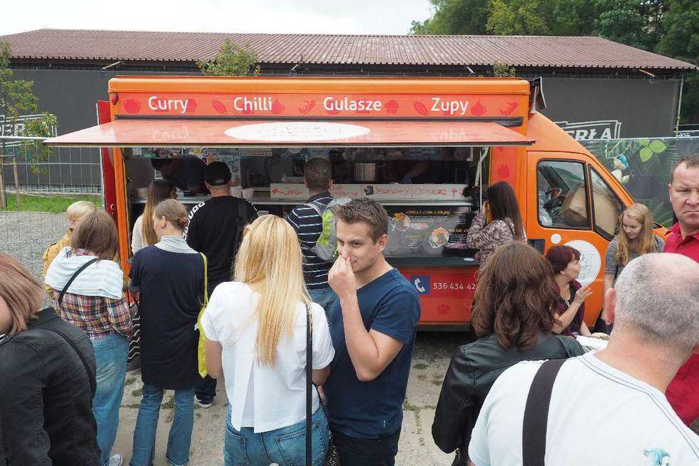  Zjazd food trucków w Lublinie przy ul. Bernardyńskiej 15 na terenie klubu Radość (zdjęcie 8) - Autor: Maciej Kaczanowski