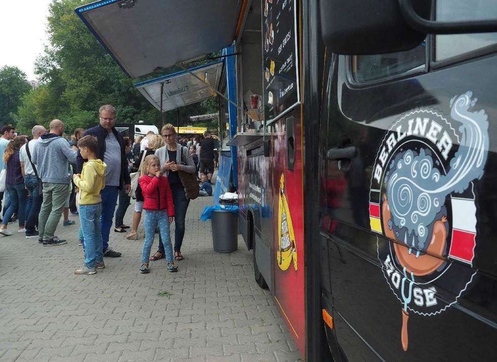  Zjazd food trucków w Lublinie przy ul. Bernardyńskiej 15 na terenie klubu Radość (zdjęcie 3) - Autor: Maciej Kaczanowski