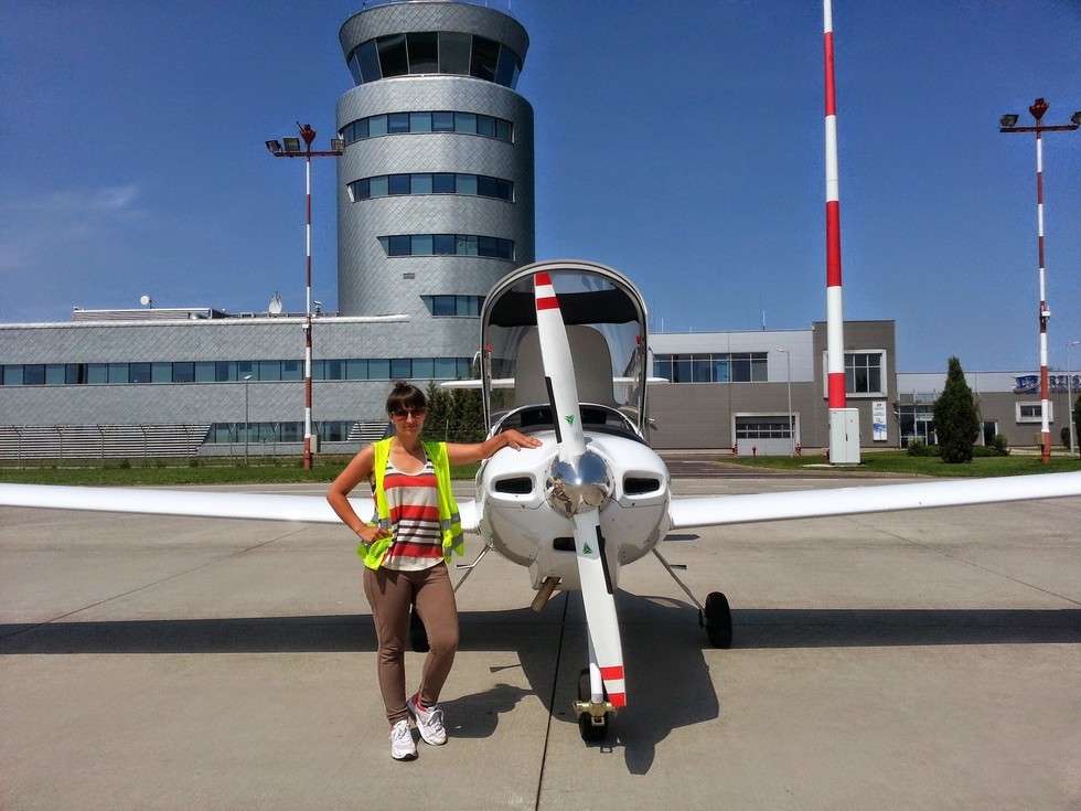  <p>Agata po przylocie na lotnisko w Rzeszowie (Rzesz&oacute;w Jasionka)</p>