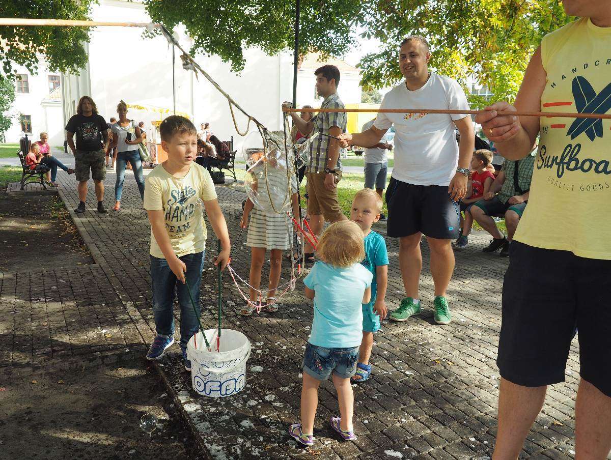 Ogólnopolski festiwal baniek mydlanych w Lublinie