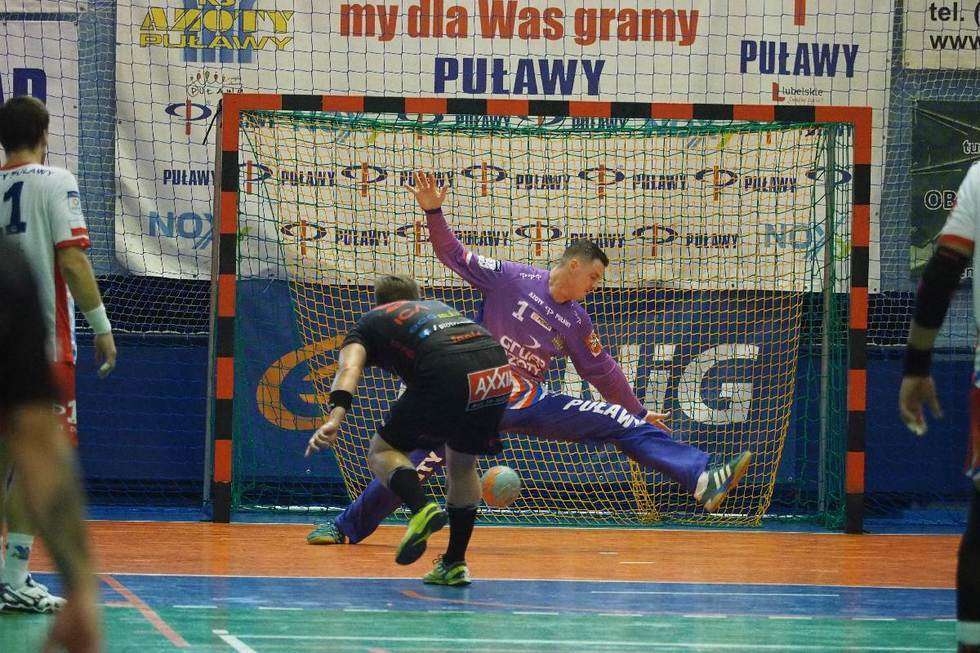  Piłka ręczna: Azoty Puławy vs Piotrkowianin Piotrków Trybunalski 34 : 24 (zdjęcie 10) - Autor: Maciej Kaczanowski