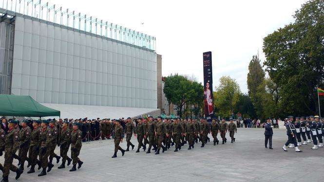 Uroczystości wojskowe na placu Teatralnym w Lublinie - Autor: UM Lublin