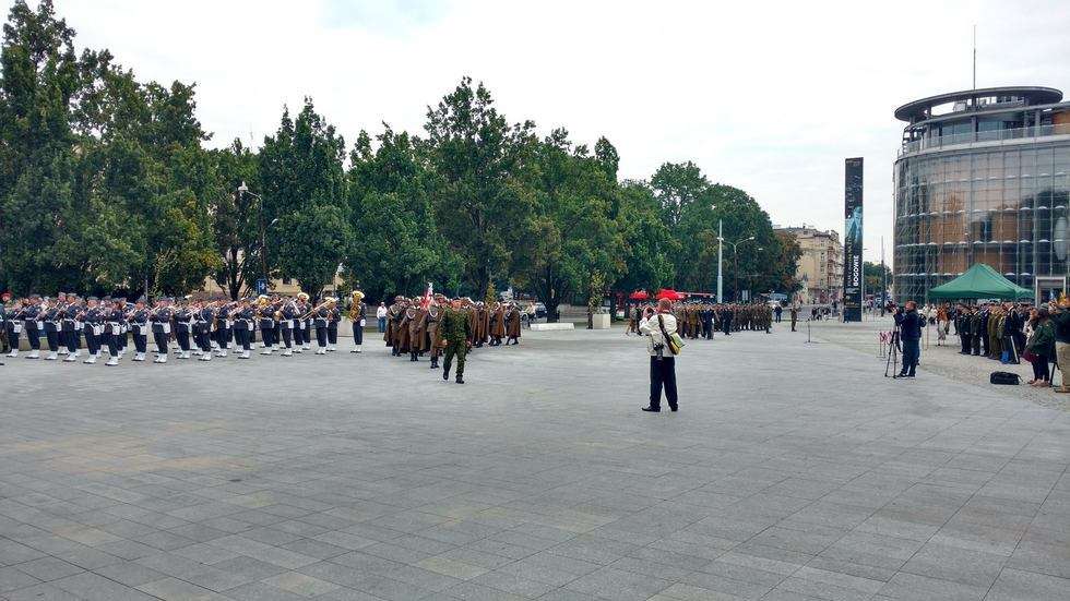  Uroczystości wojskowe na placu Teatralnym w Lublinie (zdjęcie 5) - Autor: UM Lublin