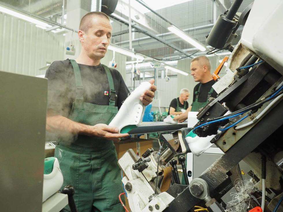  Specjalna Strefa Ekonomiczna: otwarcie fabryki obuwia Protektor SA (zdjęcie 5) - Autor: Maciej Kaczanowski