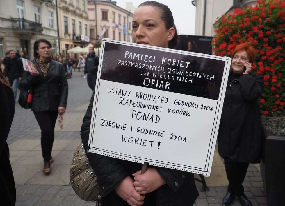  Czarny protest w Lublinie (zdjęcie 16) - Autor: Wojciech Nieśpiałowski