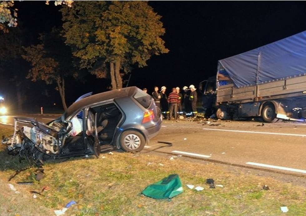  Wypadek w Polichnie (zdjęcie 2) - Autor: policja