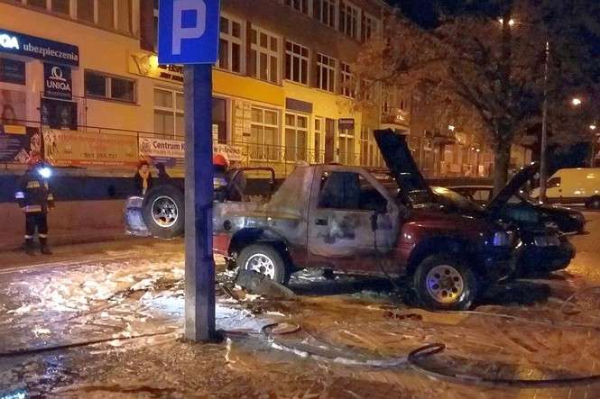 Spłonęły samochody w Puławach