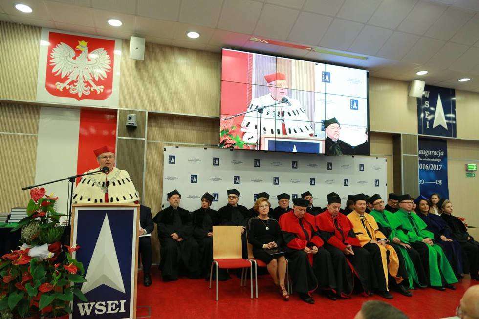  Inauguracja roku akademickiego w lubelskiej WSEI (zdjęcie 9) - Autor: Maciej Kaczanowski