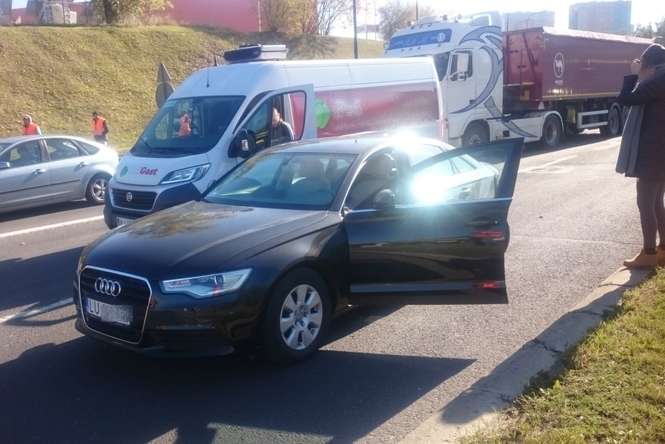 Zderzenie dwóch aut na al. Witosa w Lublinie