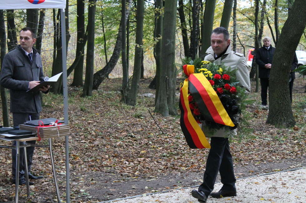  Oddali hołd poległym w Sosnowie (zdjęcie 10) - Autor: Radosław Szczęch