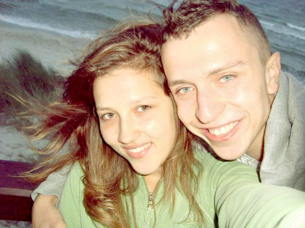  <p>20. Delfina Szafarz i Paweł Targoński</p>
<p>Poznali się 9 lat temu. Oboje mieszkają w Lublinie. Planują się pobrać 5 sierpnia 2017 r.</p>
<p>SMS o treści SLUB.20 pod nr 7248</p>