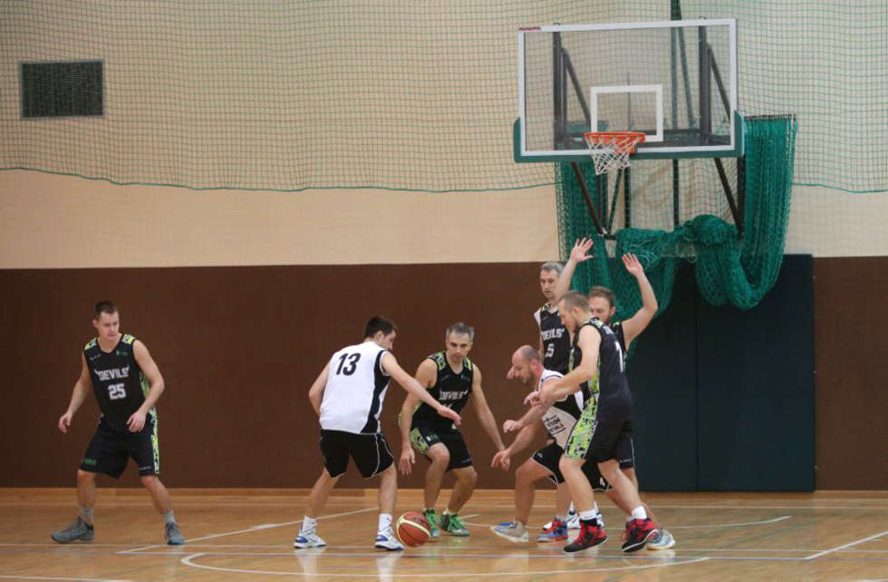  Koszykówka amatorów (zdjęcie 6) - Autor: Wojciech Nieśpiałowski
