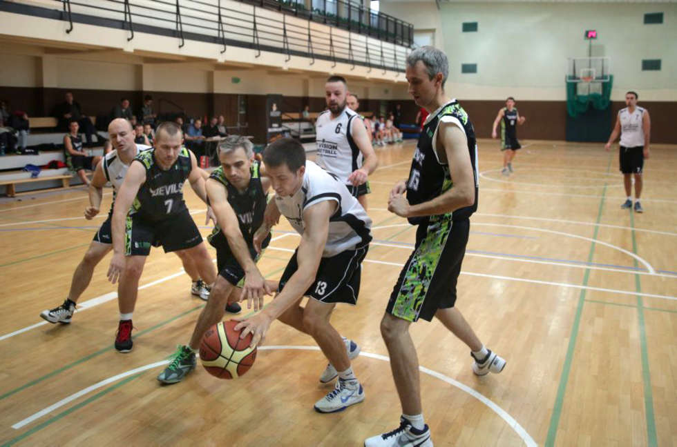  Koszykówka amatorów (zdjęcie 15) - Autor: Wojciech Nieśpiałowski