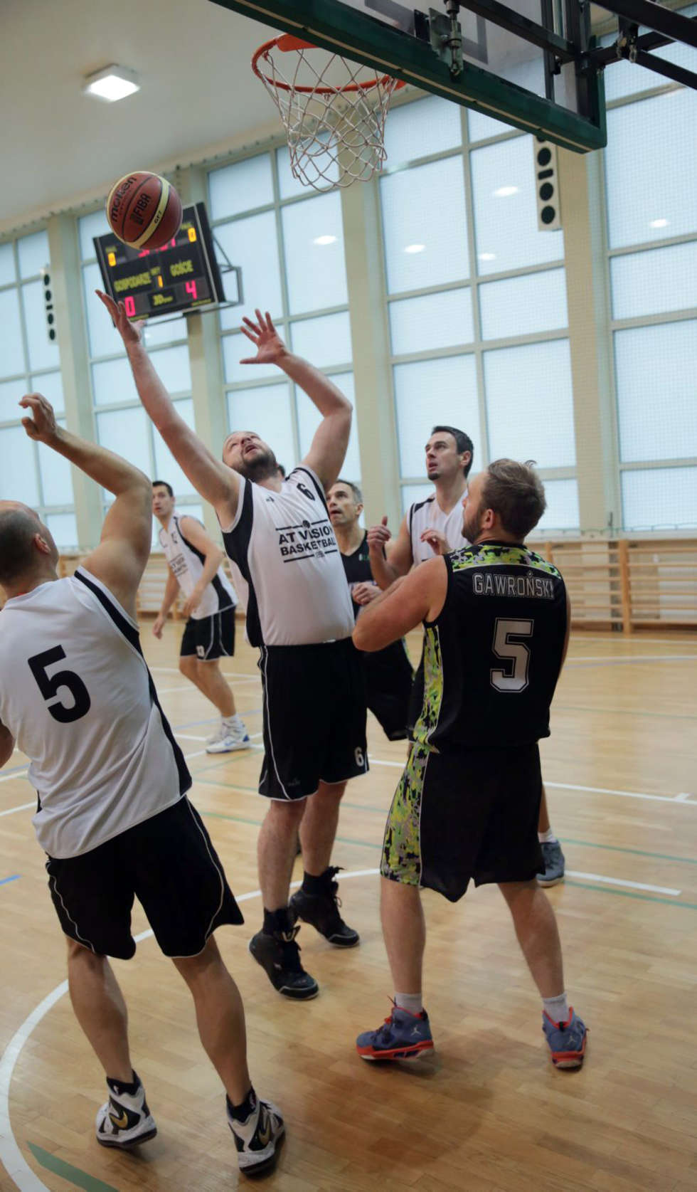  Koszykówka amatorów (zdjęcie 3) - Autor: Wojciech Nieśpiałowski