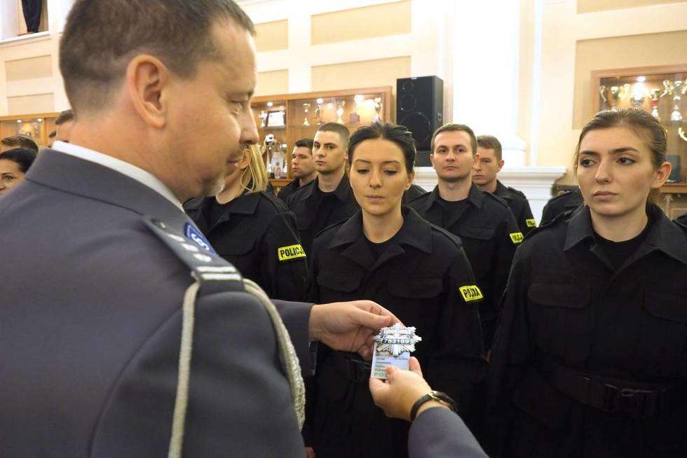  Ślubowanie 35 nowych policjantów (zdjęcie 11) - Autor: Maciej Kaczanowski