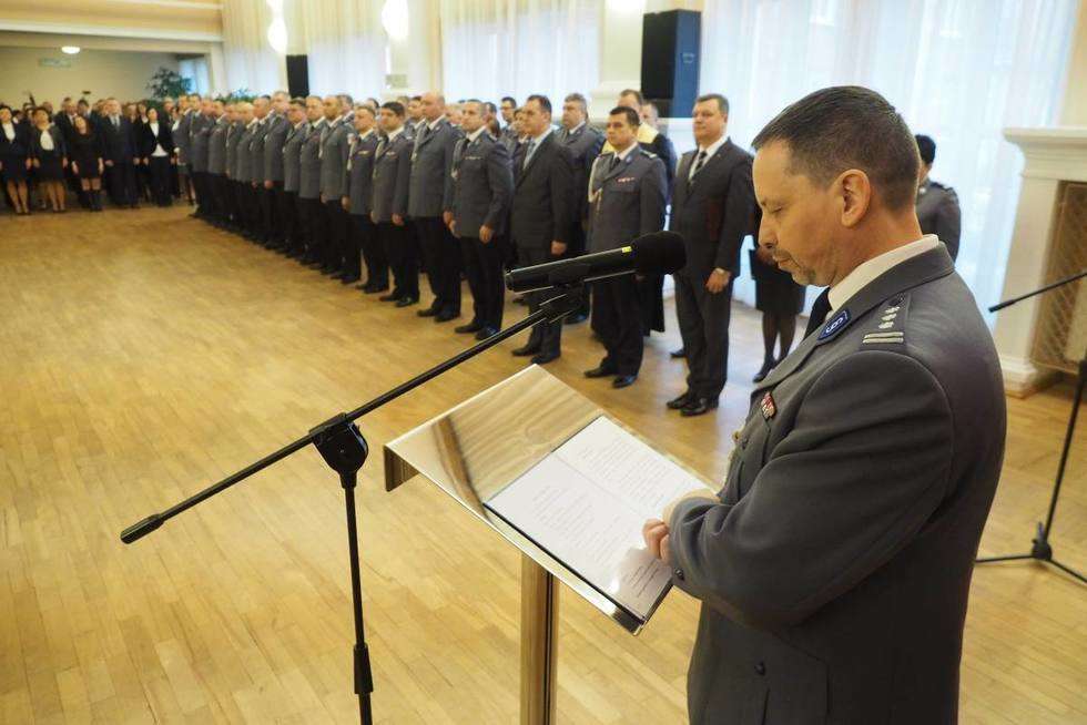  Ślubowanie 35 nowych policjantów (zdjęcie 15) - Autor: Maciej Kaczanowski