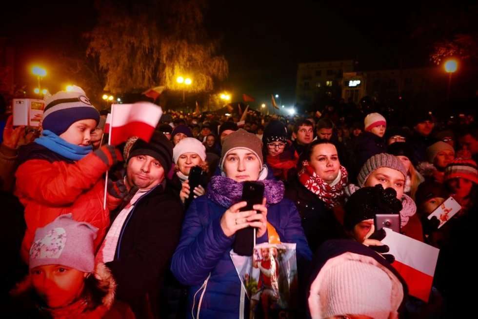  Prezydent Andrzej Duda zaśpiewał w Świdniku (zdjęcie 16) - Autor: Dorota Awiorko