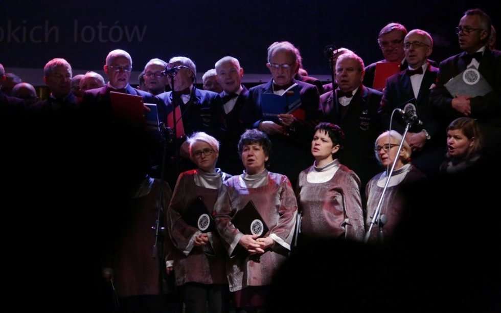  Prezydent Andrzej Duda zaśpiewał w Świdniku (zdjęcie 30) - Autor: Dorota Awiorko