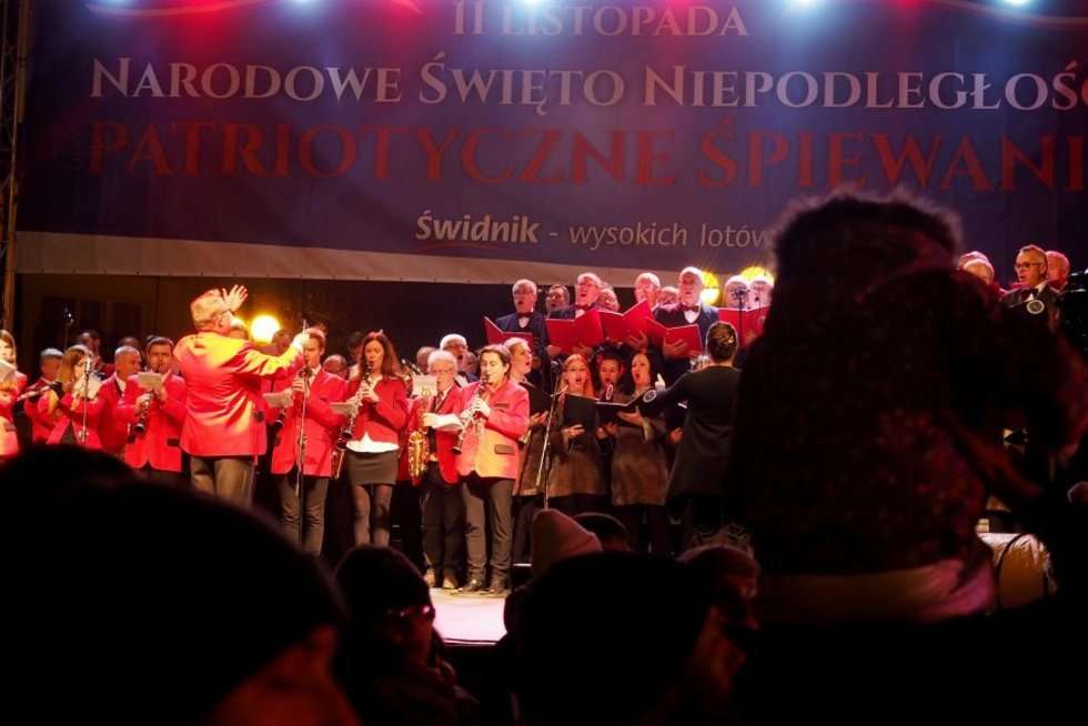  Prezydent Andrzej Duda zaśpiewał w Świdniku (zdjęcie 13) - Autor: Dorota Awiorko
