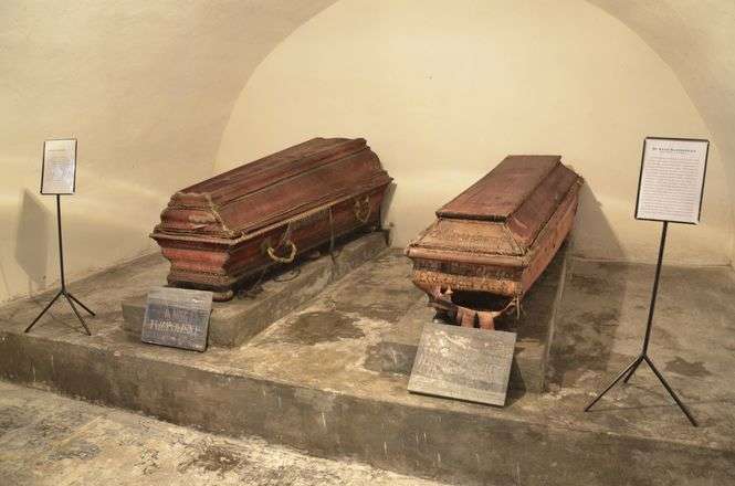 Konserwacja sarkofagów - Autor: Sławomir Kulpa