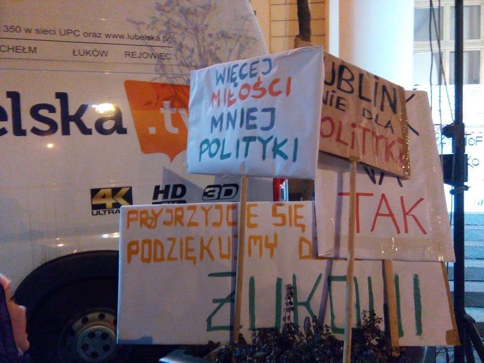  Manifestacja w obronie Krzysztofa Żuka (zdjęcie 8) - Autor: Agnieszka Mazuś