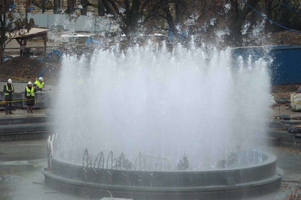  Nowa fontanna na pl. Litewskim: próbny rozruch (zdjęcie 23) - Autor: Maciej Kaczanowski